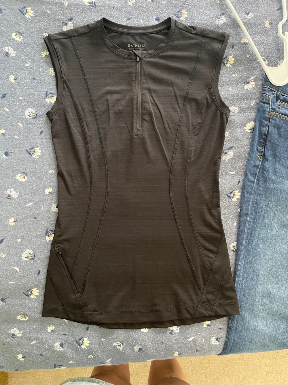 Athleta Black Sleeveless Zip-Front Athletic Tank